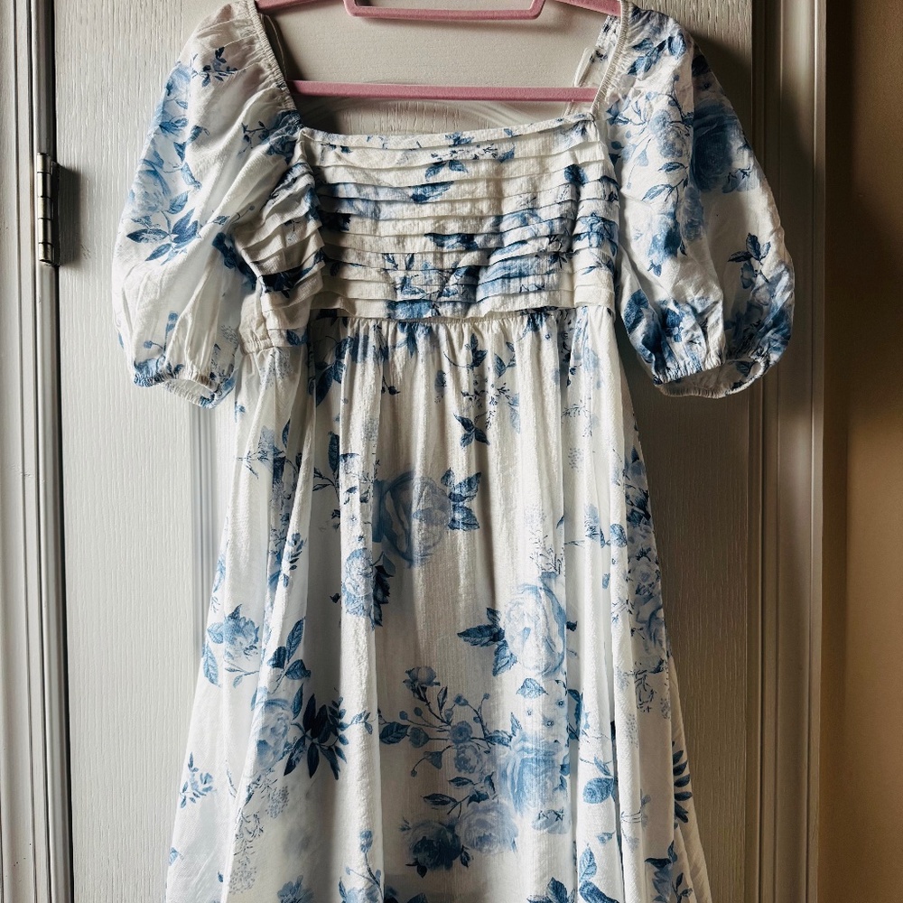 Blu Pepper Blue & White Floral Smocked Puff Sleeve Dress | NWT | M